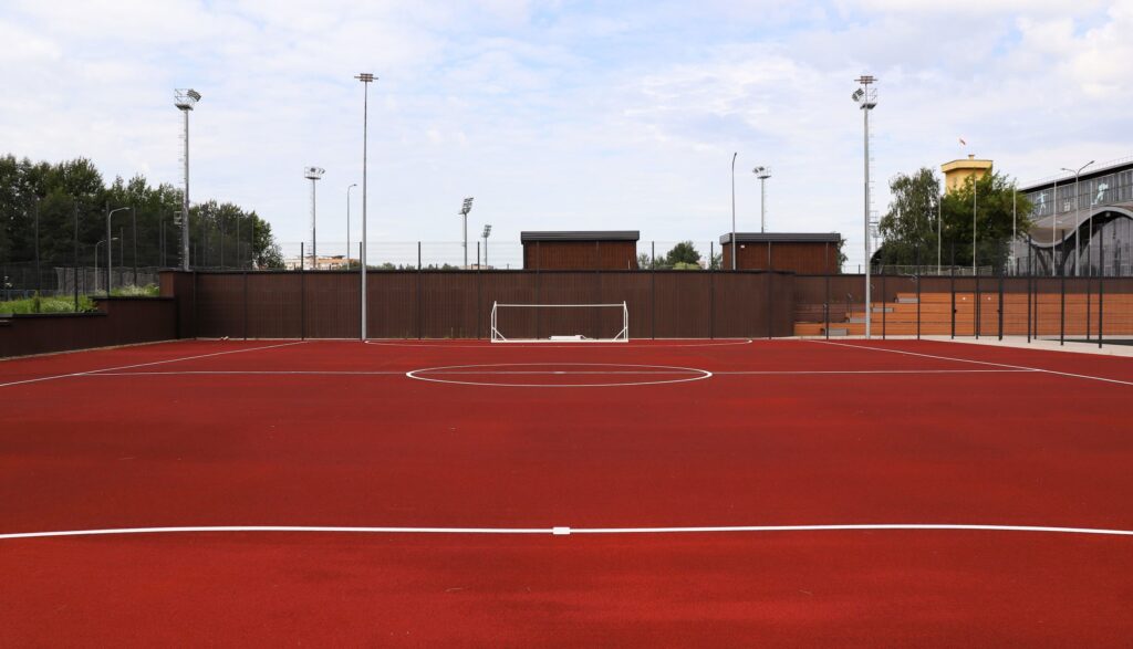 Универсальные площадки