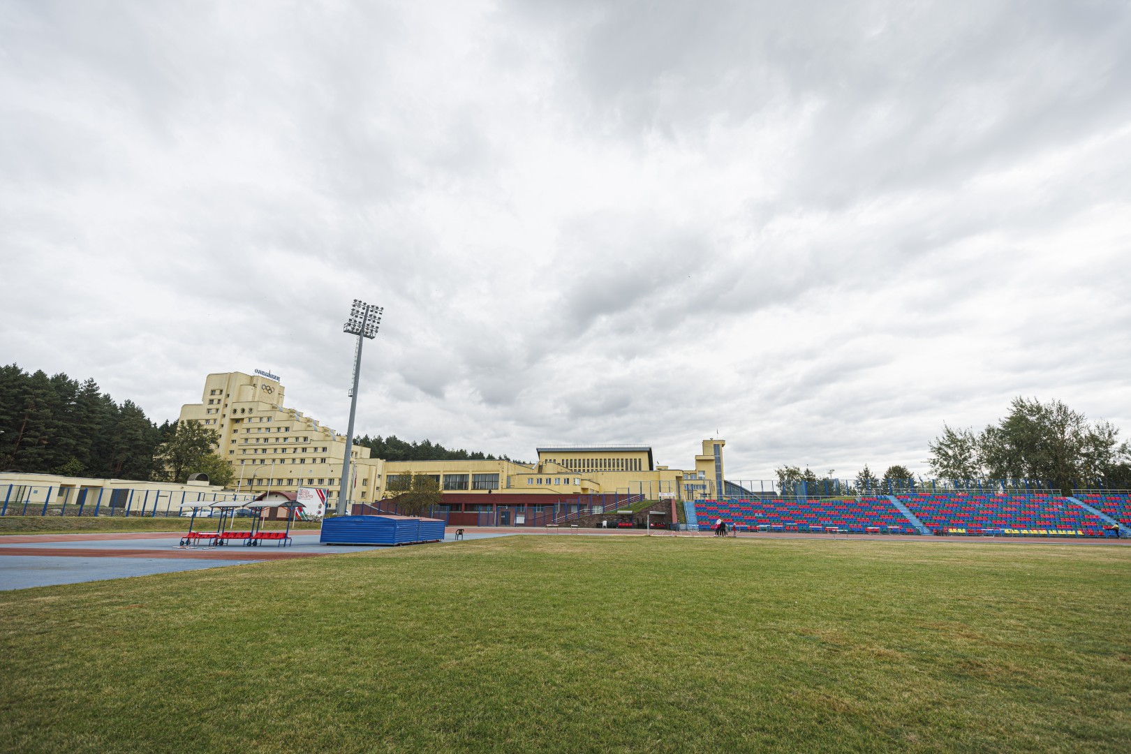 Стадион легкоатлетический