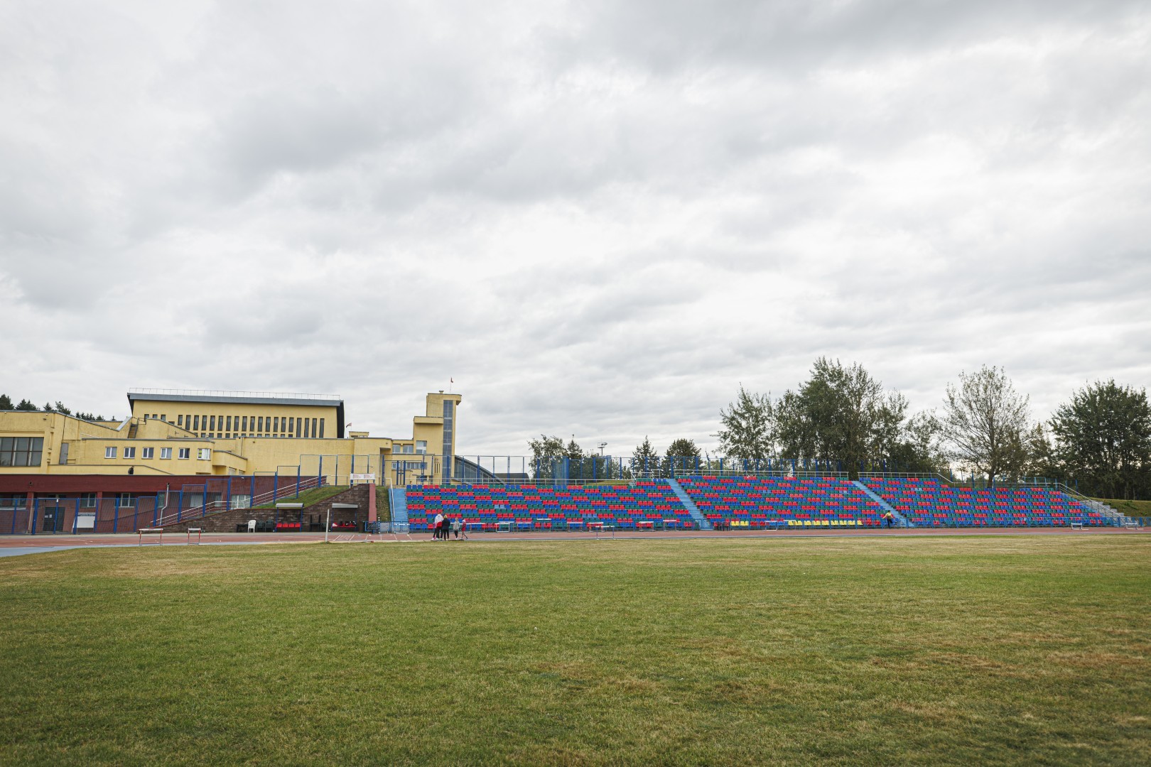 Стадион легкоатлетический