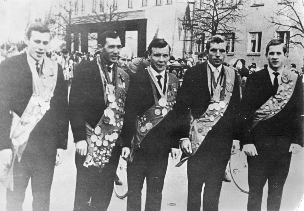 В.Сапея, Л.Гейштор, Гольцев, Харитонов, Савченко. 1968 г. Источник: http://physcult.gsu.by